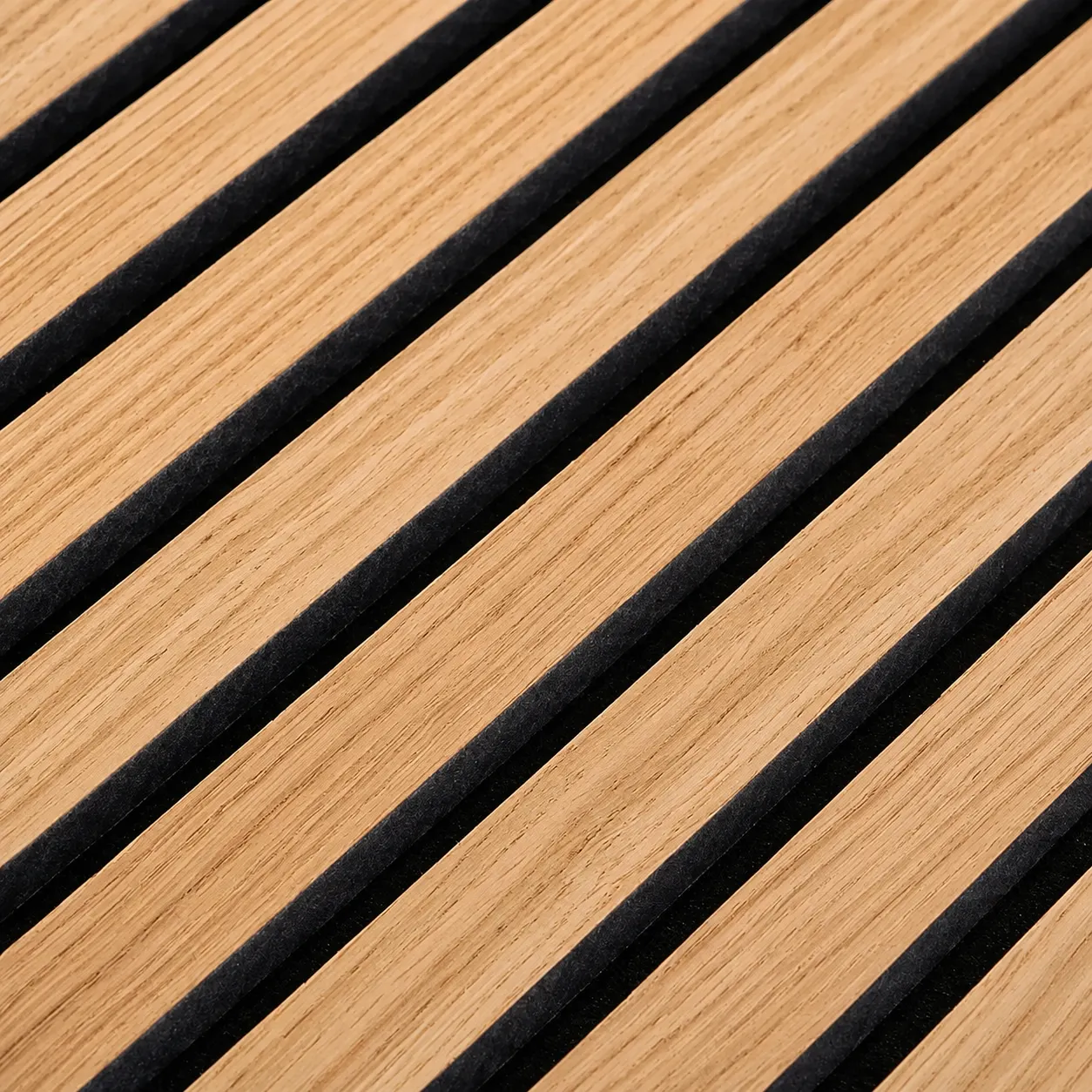 Detalhe do painel ripado acústico Corvelle